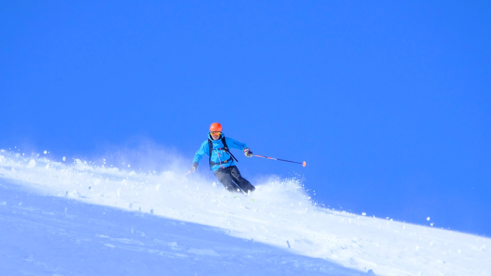 Off-piste skiing in Cervinia and Zermatt ski area