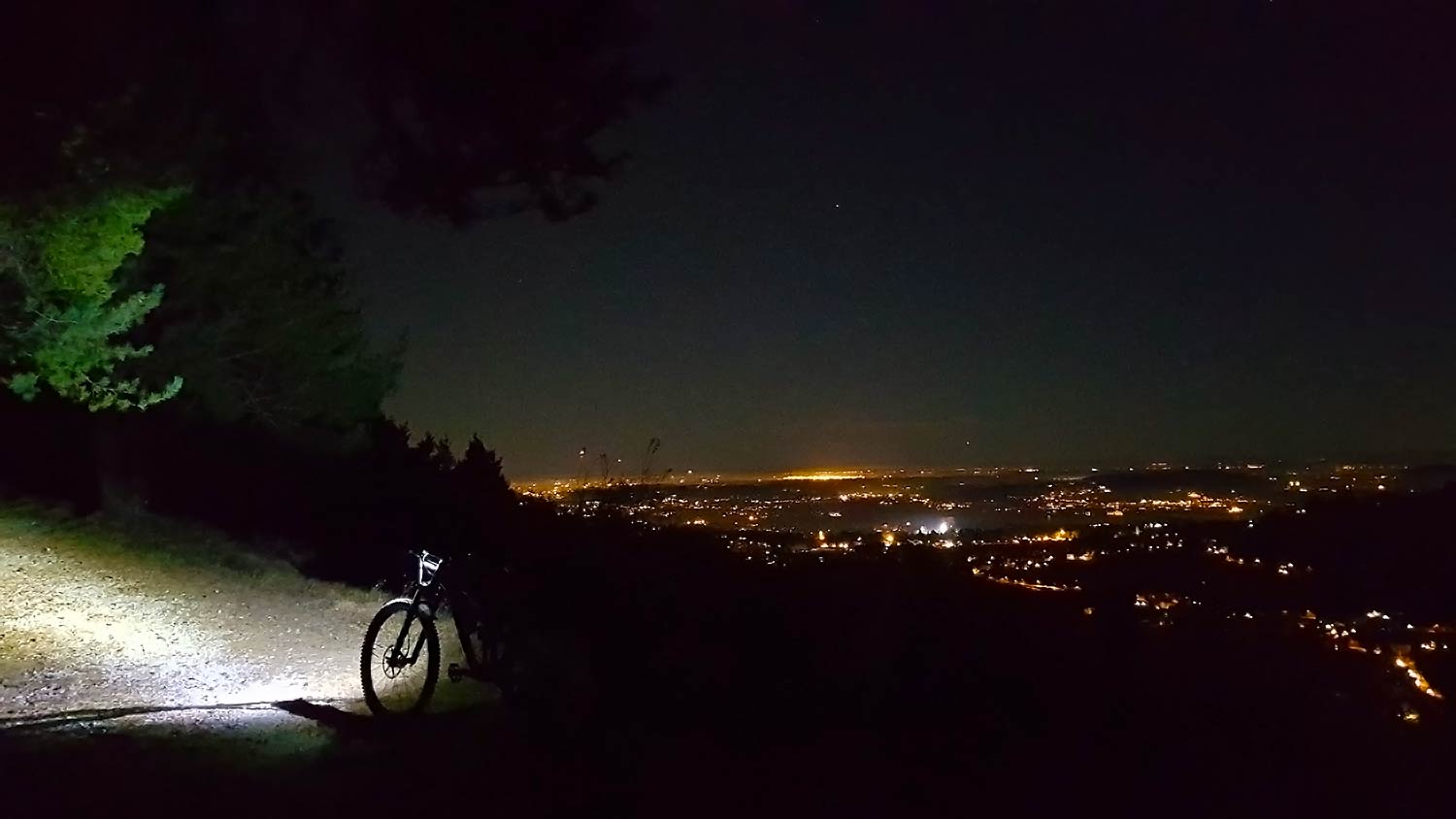 MTB trips: night riding on the Lakes Area